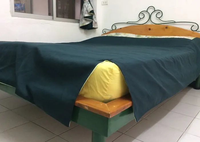 Baankhunmae Aparthotel